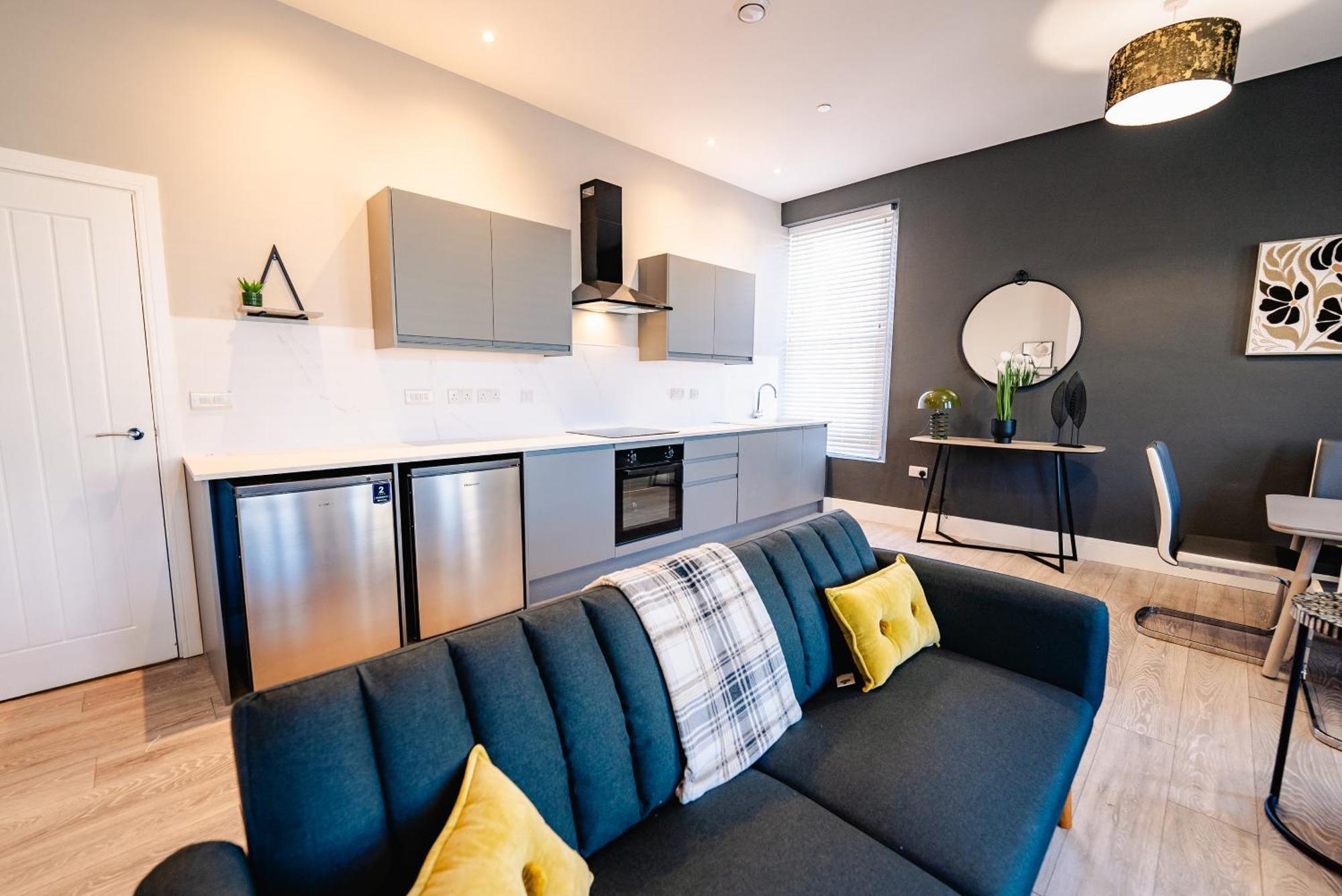 Luxury Spacious 2-Bed & High Ceiling คาร์ดิฟฟ์ ภายนอก รูปภาพ